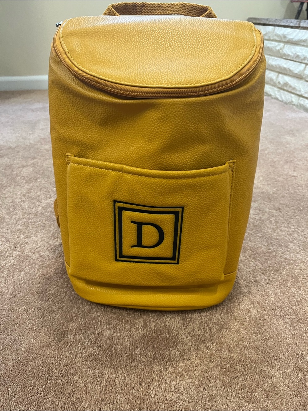 thirty-one Keep It Cool Thermal Backpack in Fields of Gold Pebble with “D”